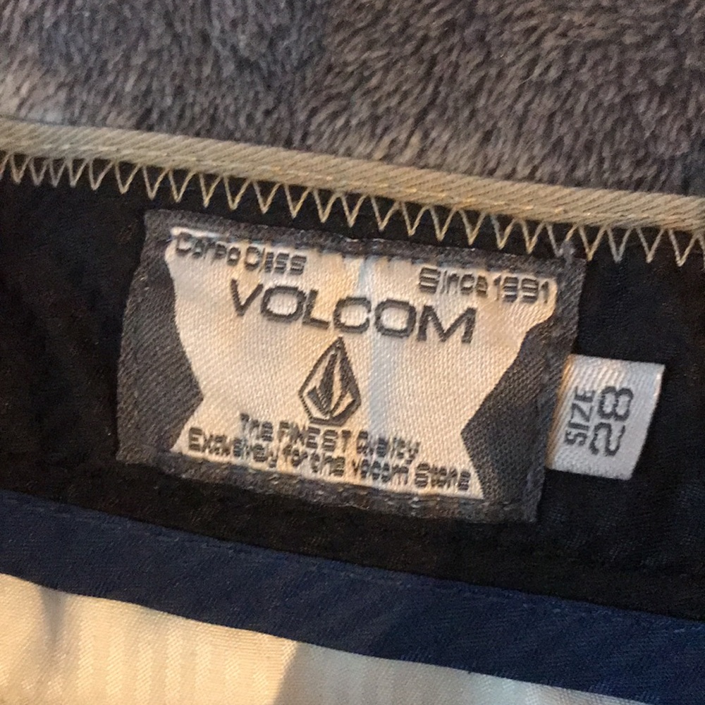Volcom Shorts - Picture 3 of 3